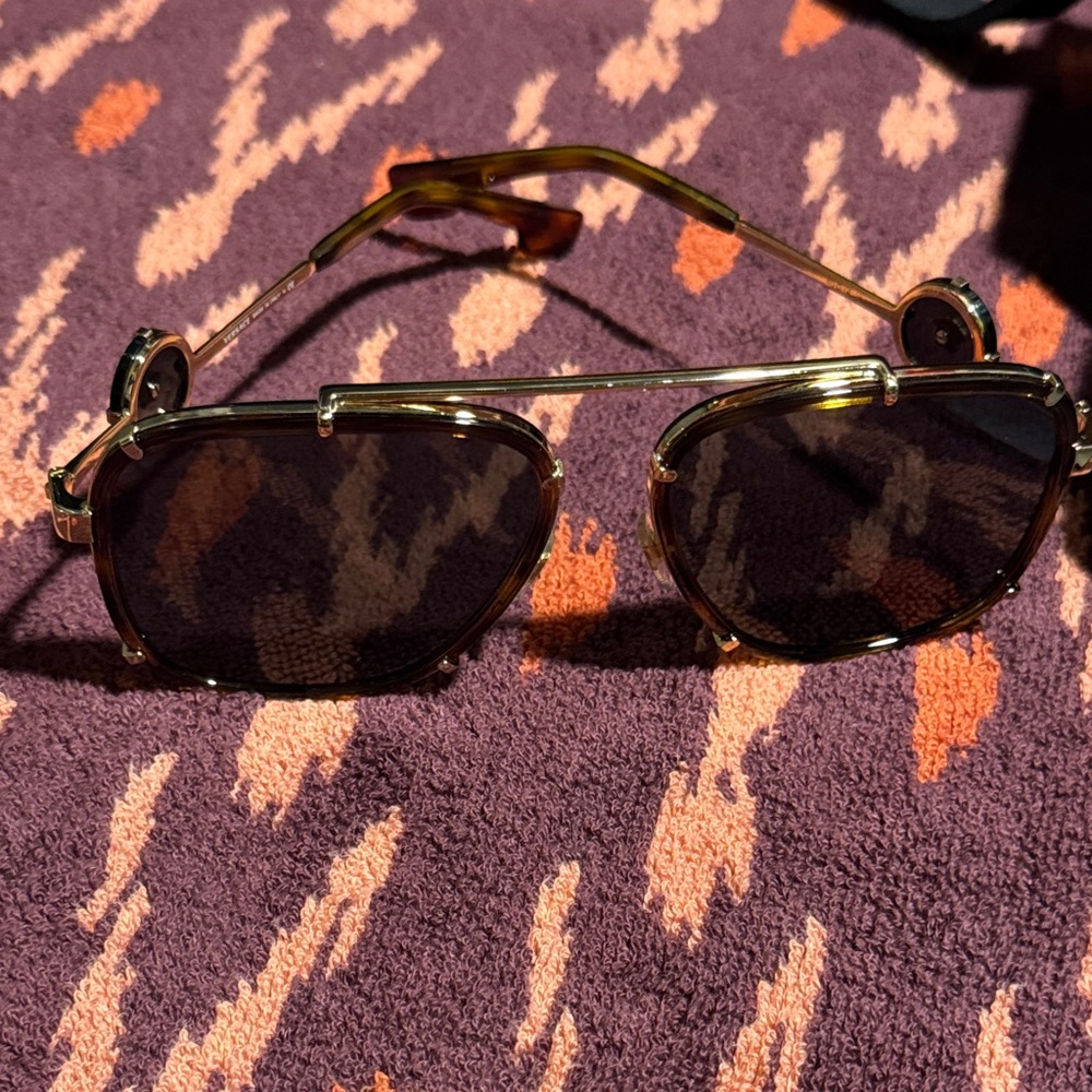 VERSACE VE2233-147087 Authentic
Sunglasses Havana / Dark Grey 
60 mm unisex - Picture 13 of 16